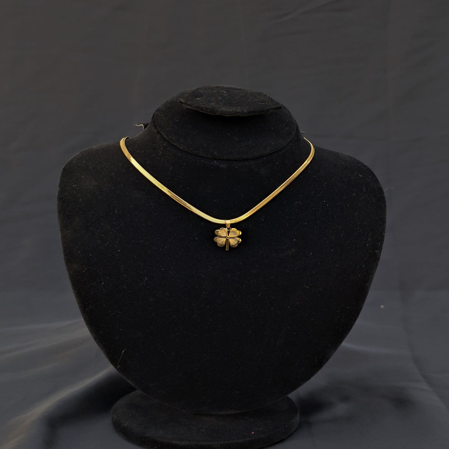 ✨Lucky Leaf 🍀 Golden Stainless Steel Necklace✨