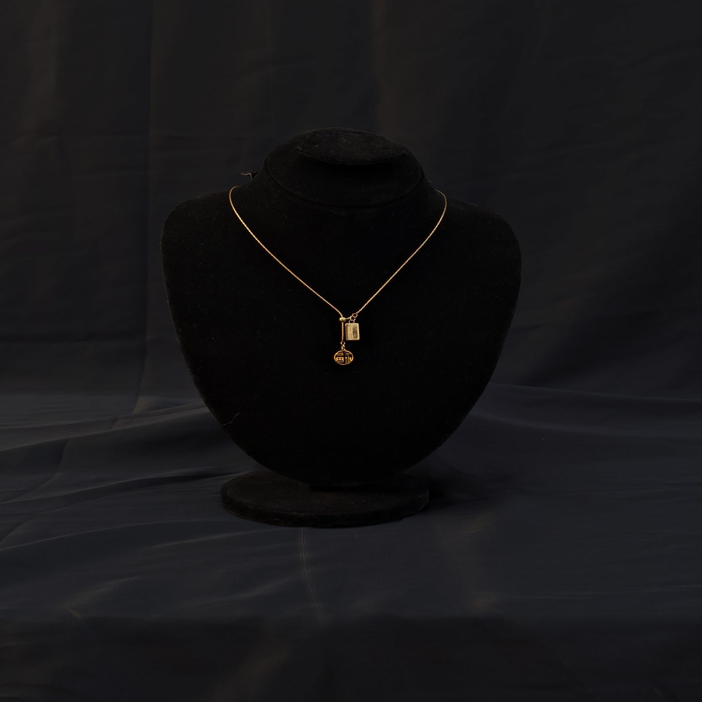 ✨Women's Gold Brick Pendant Pull-out Clavicle Chain Titanium Necklaces✨