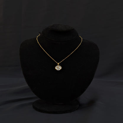 ✨Branded Black/White Flower Stainless Steel Neckless✨