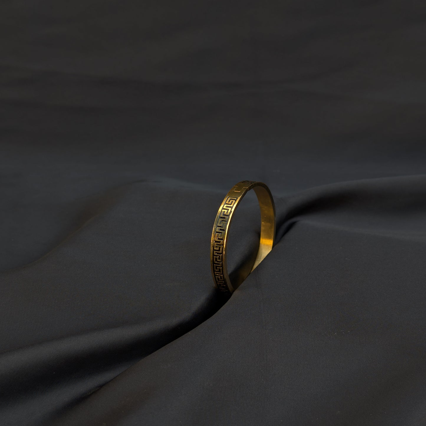 ✨Black & White Versace Handcuff✨