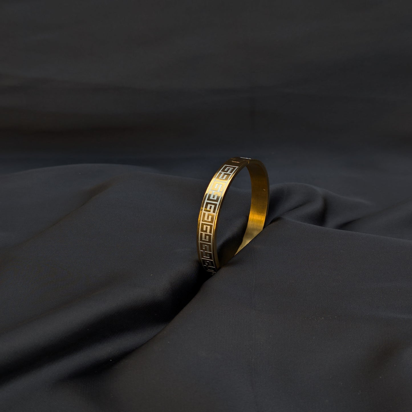 ✨Black & White Versace Handcuff✨