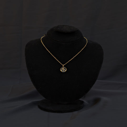 ✨Branded Black/White Flower Stainless Steel Neckless✨