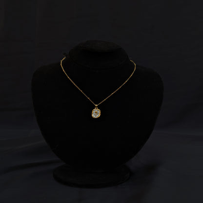 ✨Branded Black/White Flower Stainless Steel Neckless✨