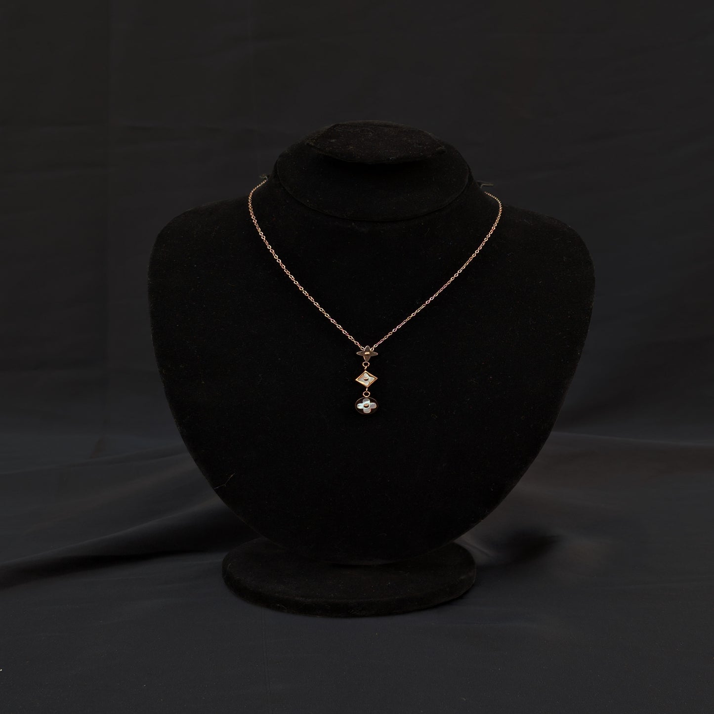 ✨Stainless Steel Yellow Chain Clover Necklace✨