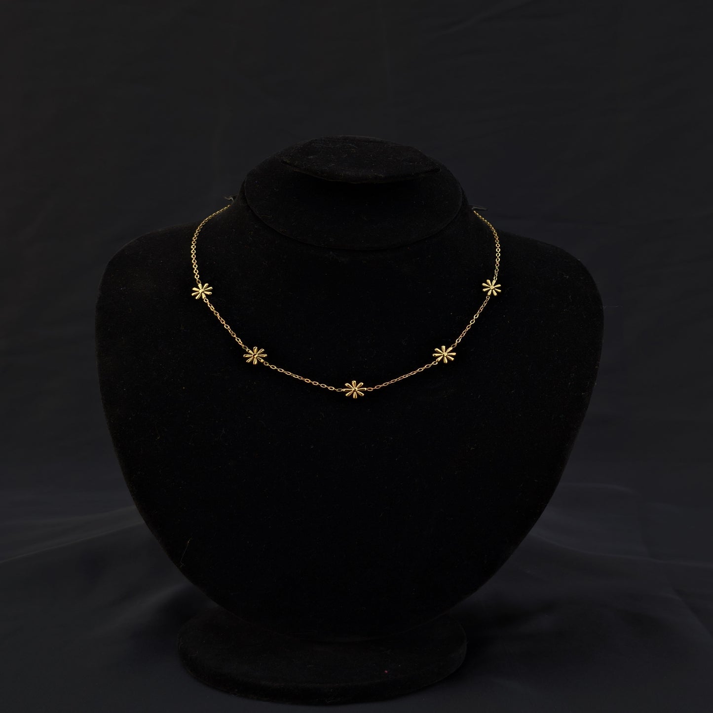 ✨Golden Flowers Stainless Steel Necklace✨